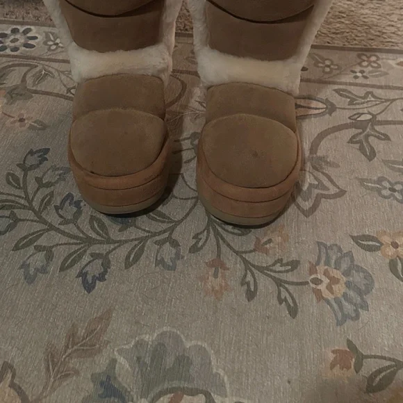 UGG Tan chillapeek tall boots - Picture 1 of 5